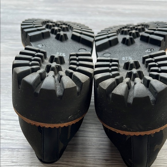 Jon Josef GoGoCamo Lug Loafer with Tassel Sizes 37.5 - Picture 7 of 7